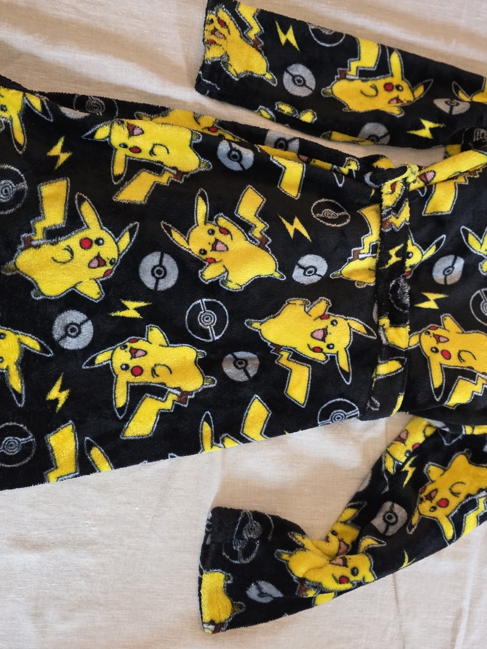 Pokemon Pikachu Plush Robe in Black and Yellow - Picture 5 of 5